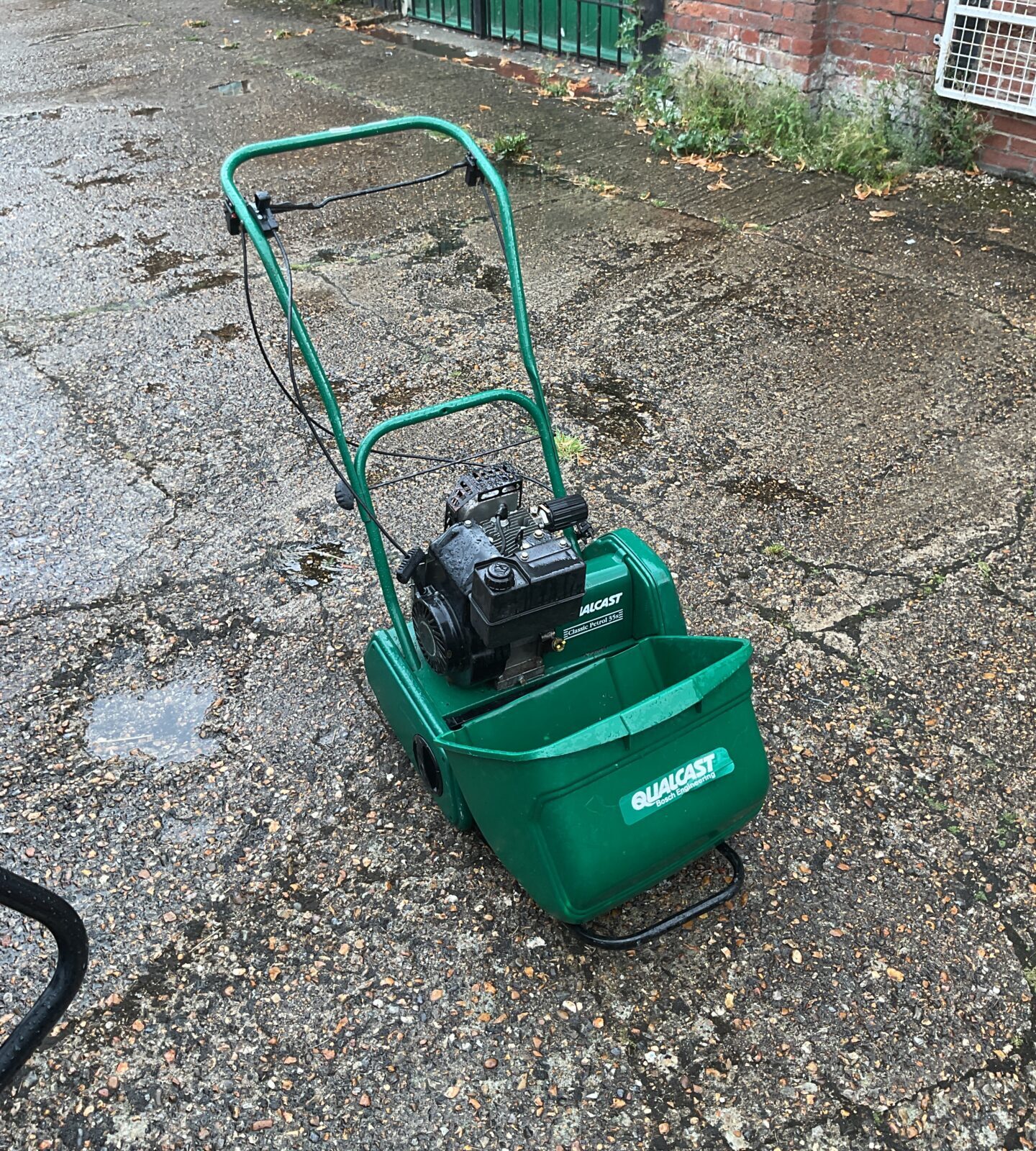 Qualcast bosch classic petrol 35s mower