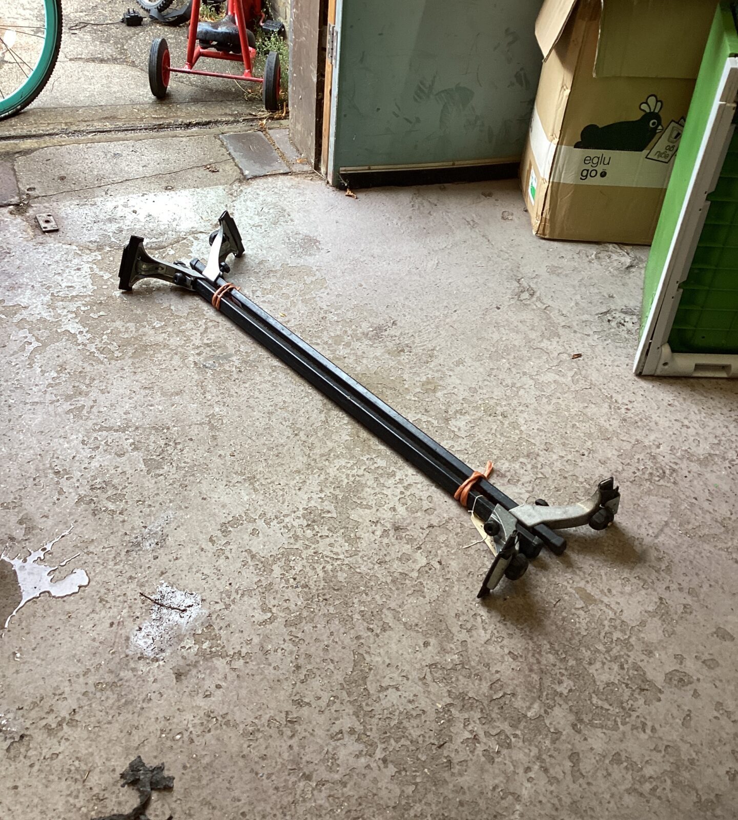 Set of van roof bars