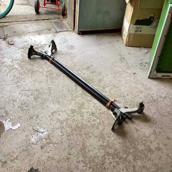 Set of van roof bars