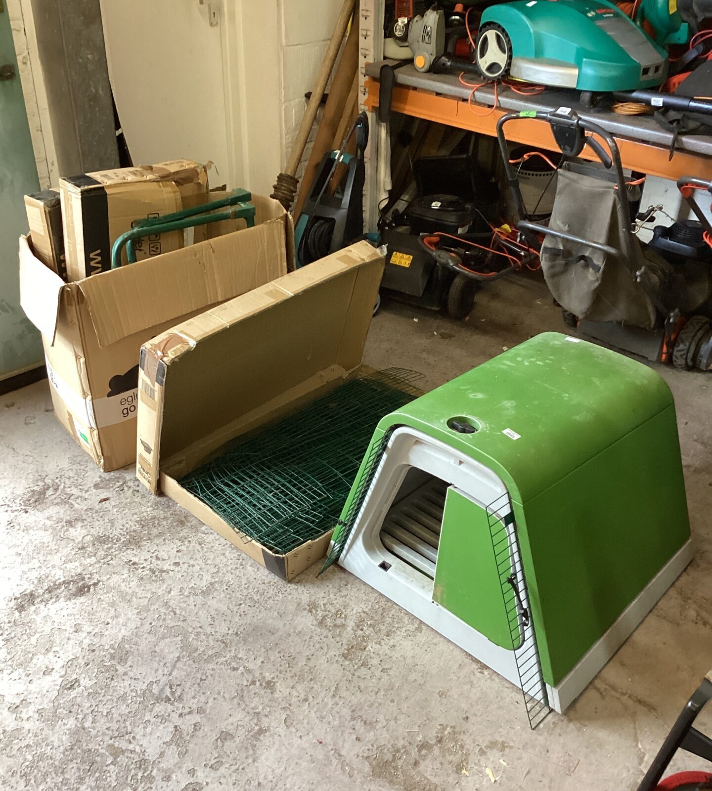 Eglu go Mobile Chicken House and Pen with cart