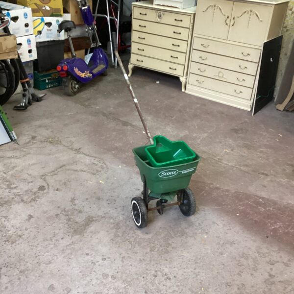 Scotts seed spreader