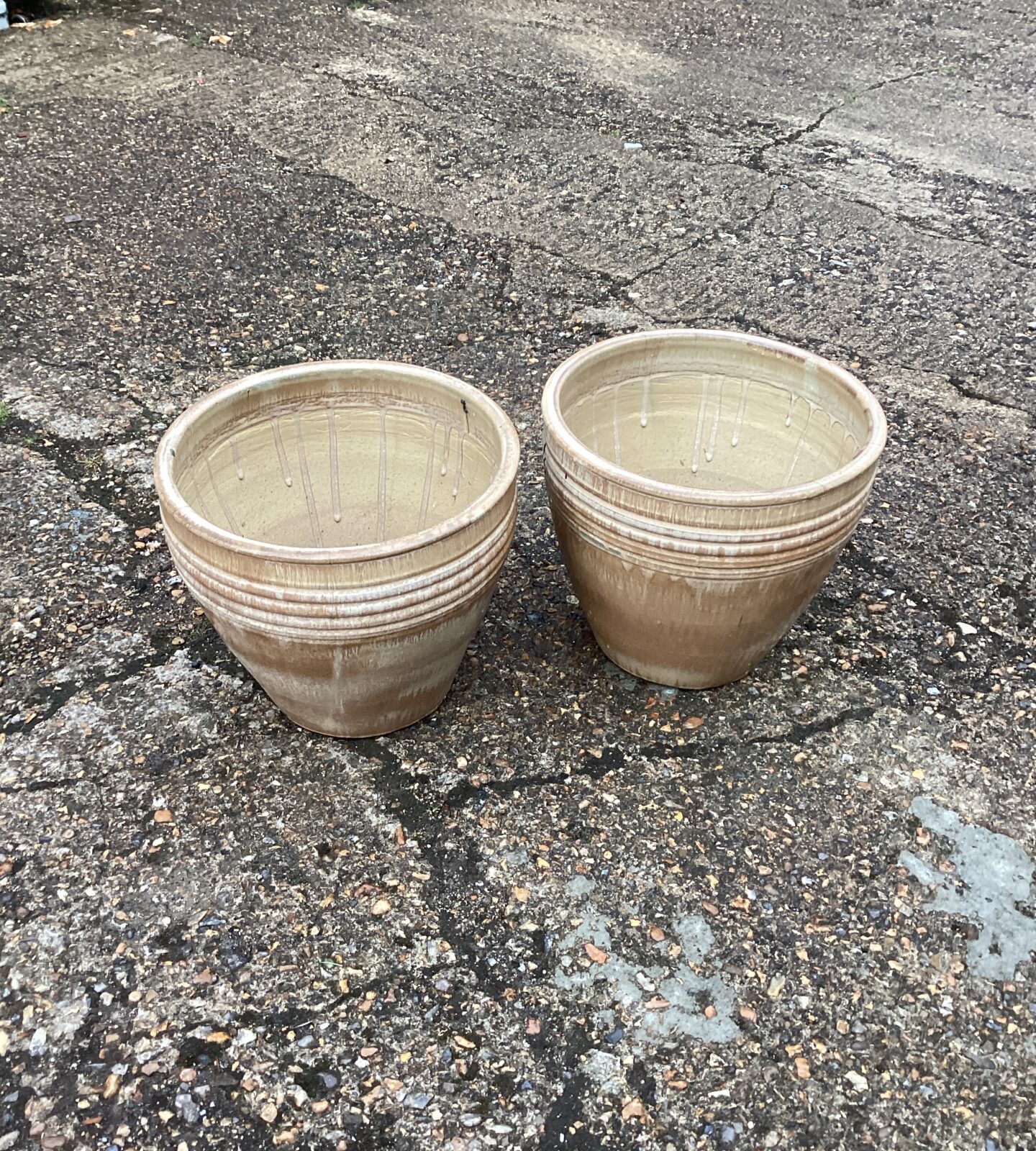 Two glazed garden pots