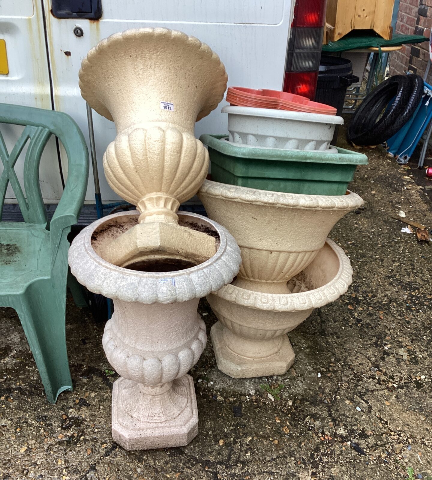 Quantity of plastic garden planters