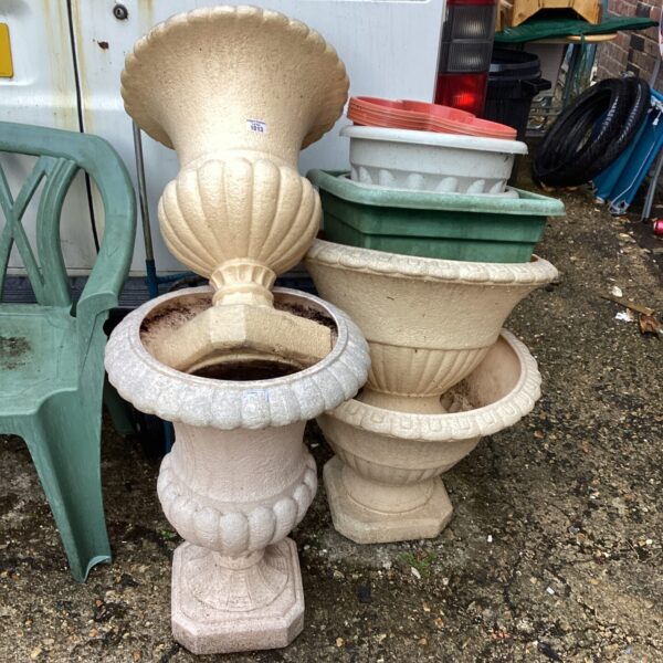 Quantity of plastic garden planters