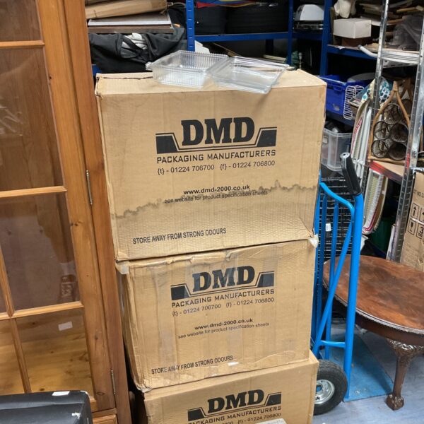 Wholesale dmd food packaging trays in cardboard boxes.