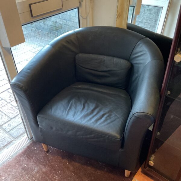 Black leatherette tub chair