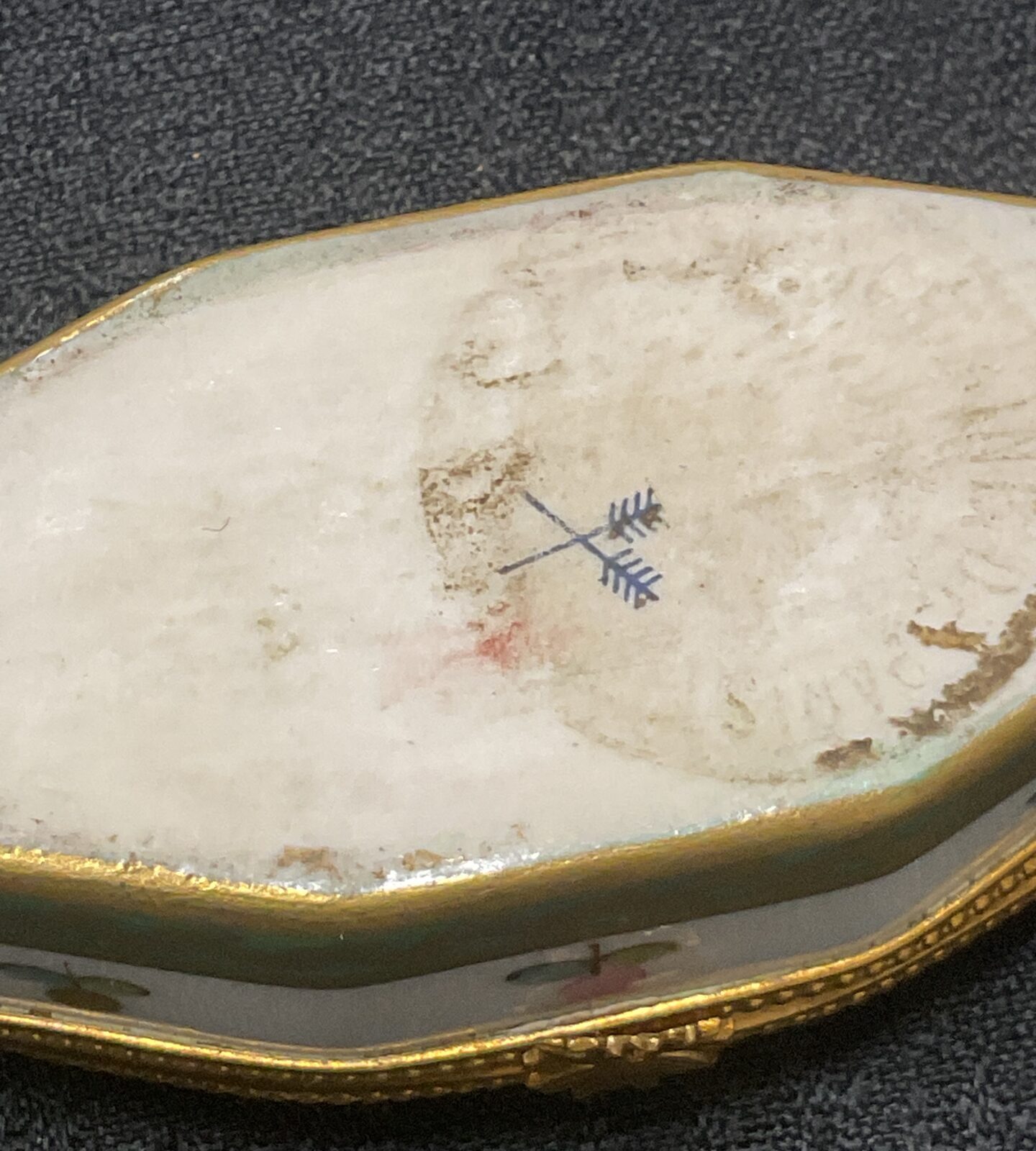 French porcelain trinket pot - Image 2