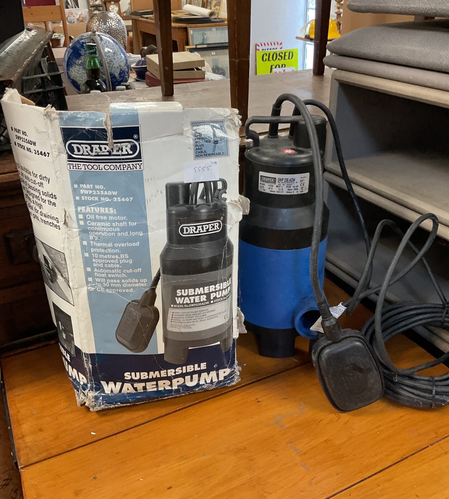 Draper submersible water pump