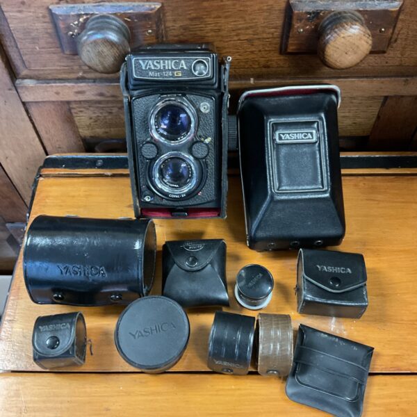 Yashica mat 124 g camera with lenses