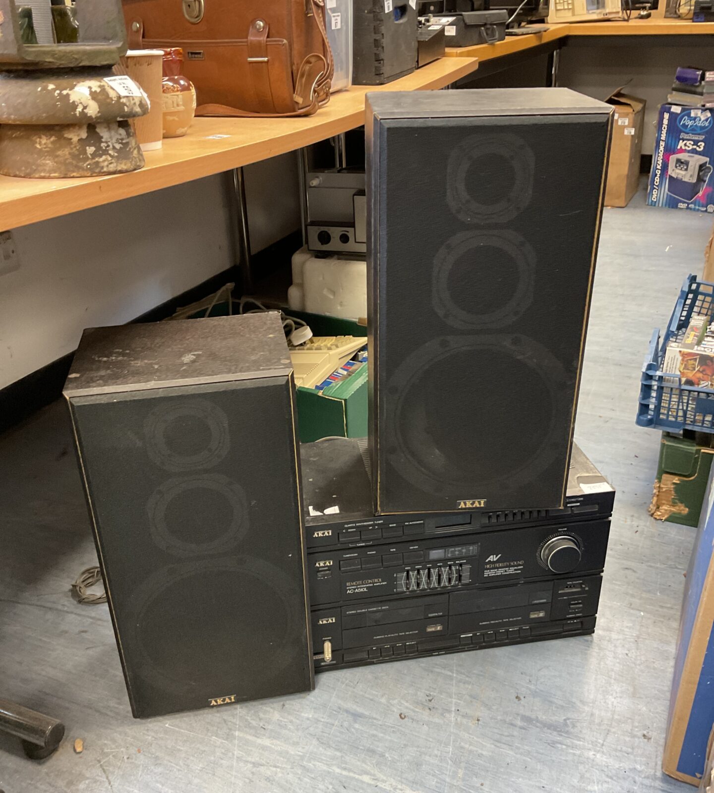 Akai ac-a510l hifi system with speakers