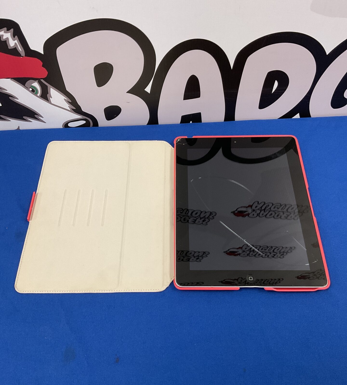 Apple ipad 16gb tablet untested cracked screen