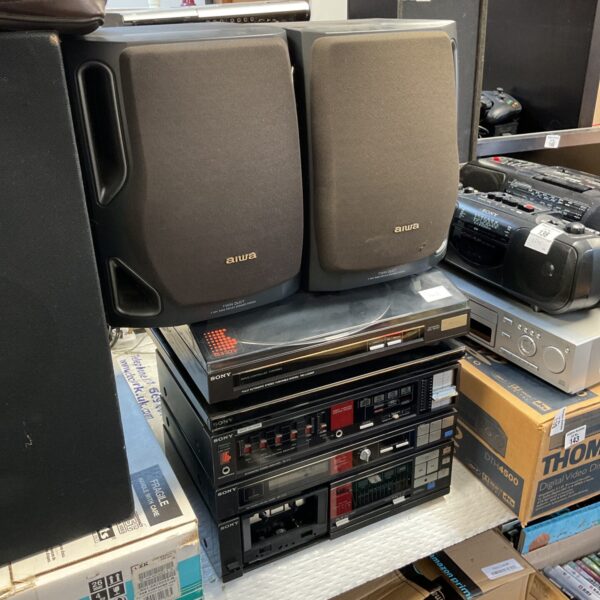 Sony HiFi system with ps-lx330p turntable & aiwa speakers