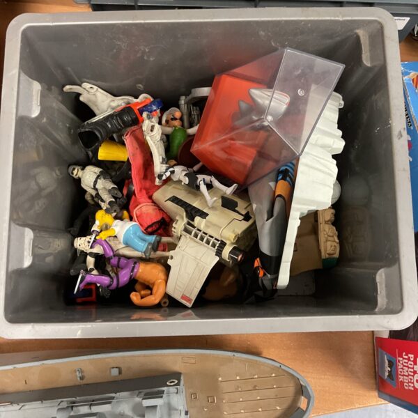 Mixed lot of vintage Star Wars and Action Man toys and figures.