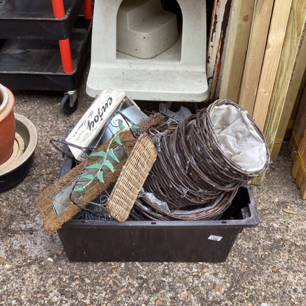 Quantity of garden hanging baskets and other planters
