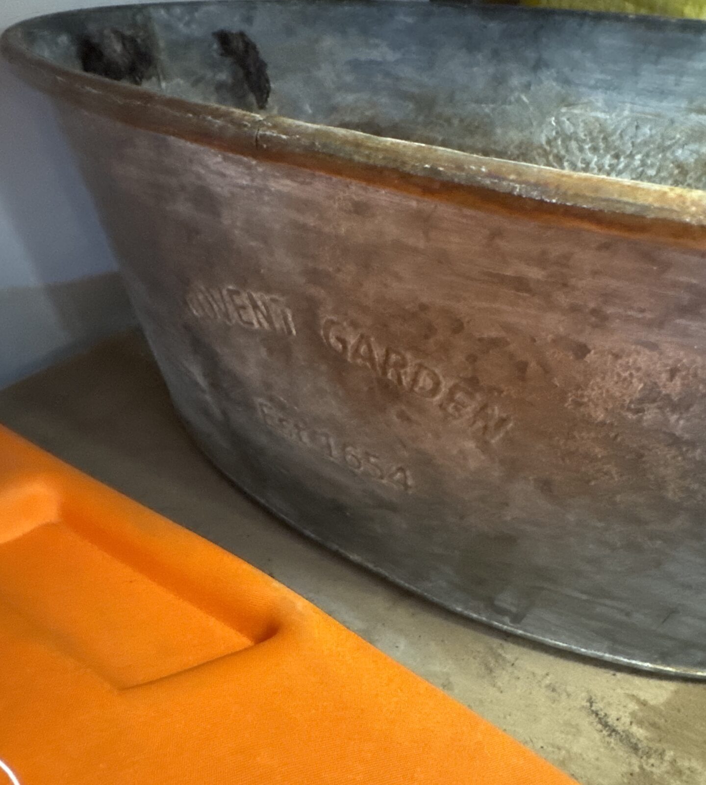 Covent Garden stamped galvanised planter - rusting at bottom - Image 2