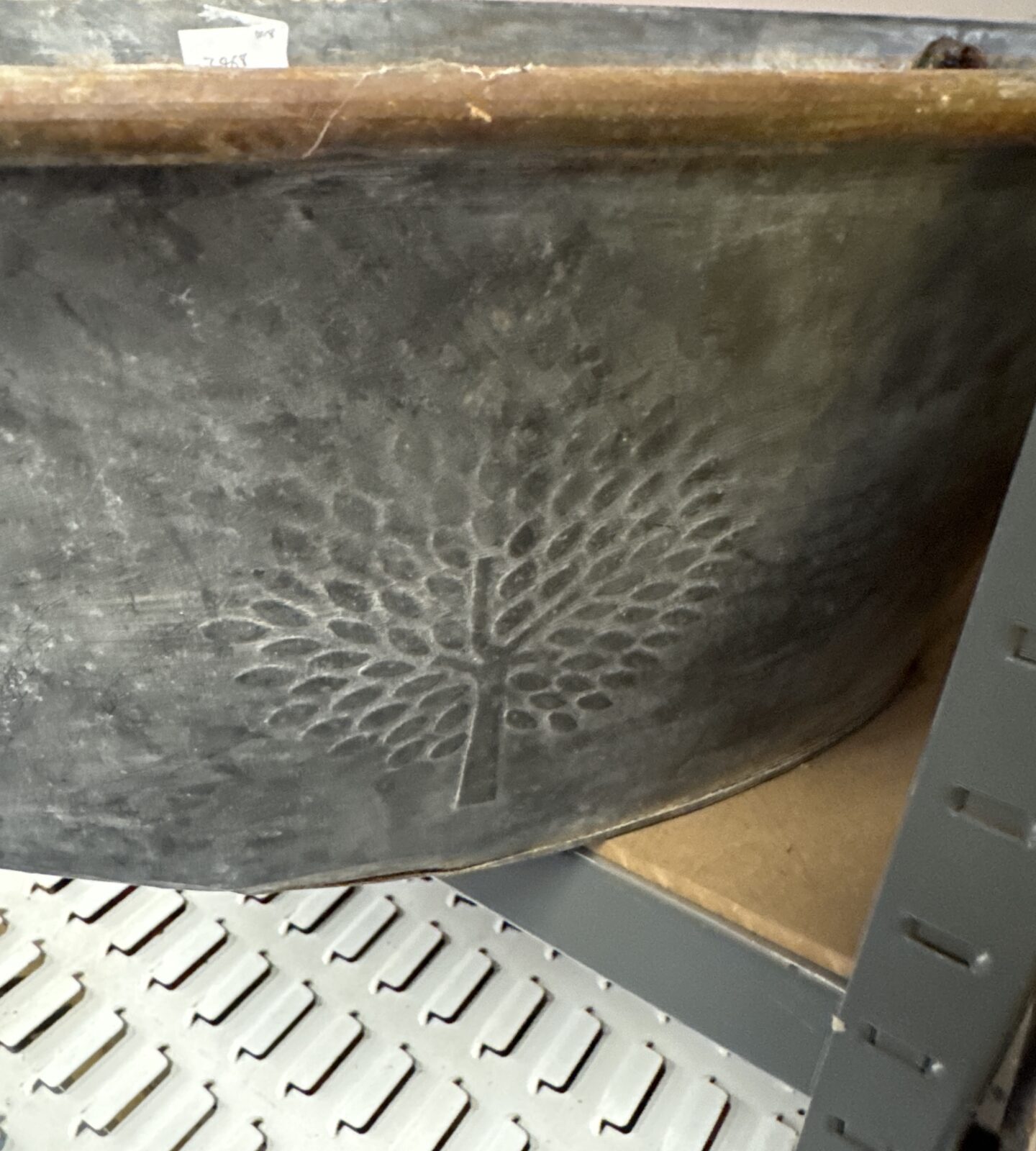 Covent Garden stamped galvanised planter - rusting at bottom - Image 3