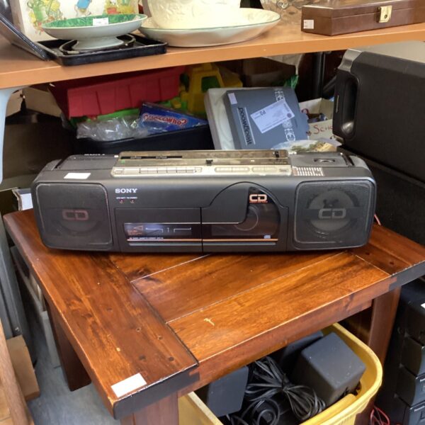 Retro Sony CFD-64 boombox cd cassette radio working