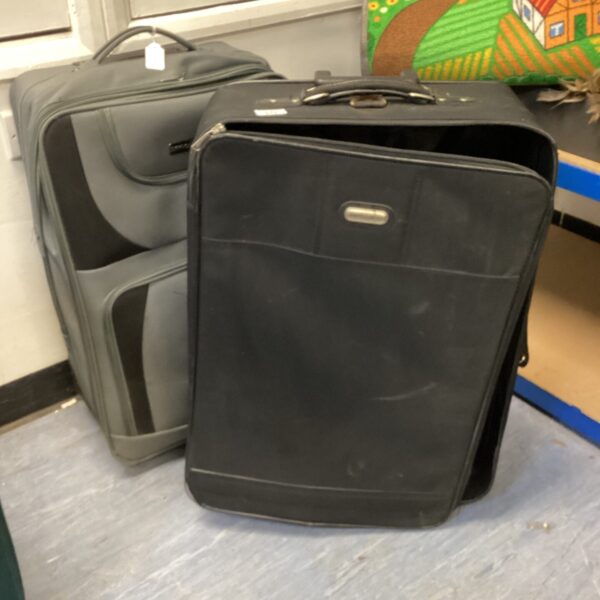 Two suitcases inc skyroad & diplomat
