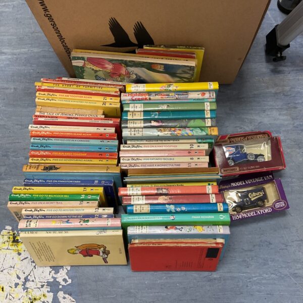 Vintage lot of Enid Blyton books for collectors.