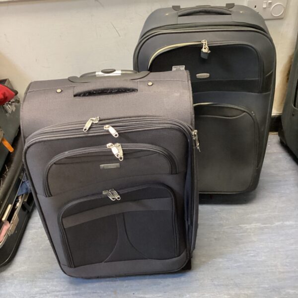 Two wheeled suitcases with extendable handles inc hampton & homestyle