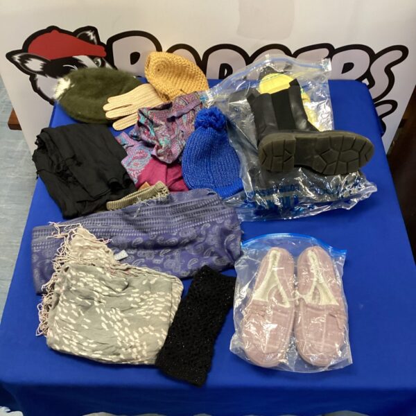 Bag of mixed clothing inc boots, slippers, hats & scarfs