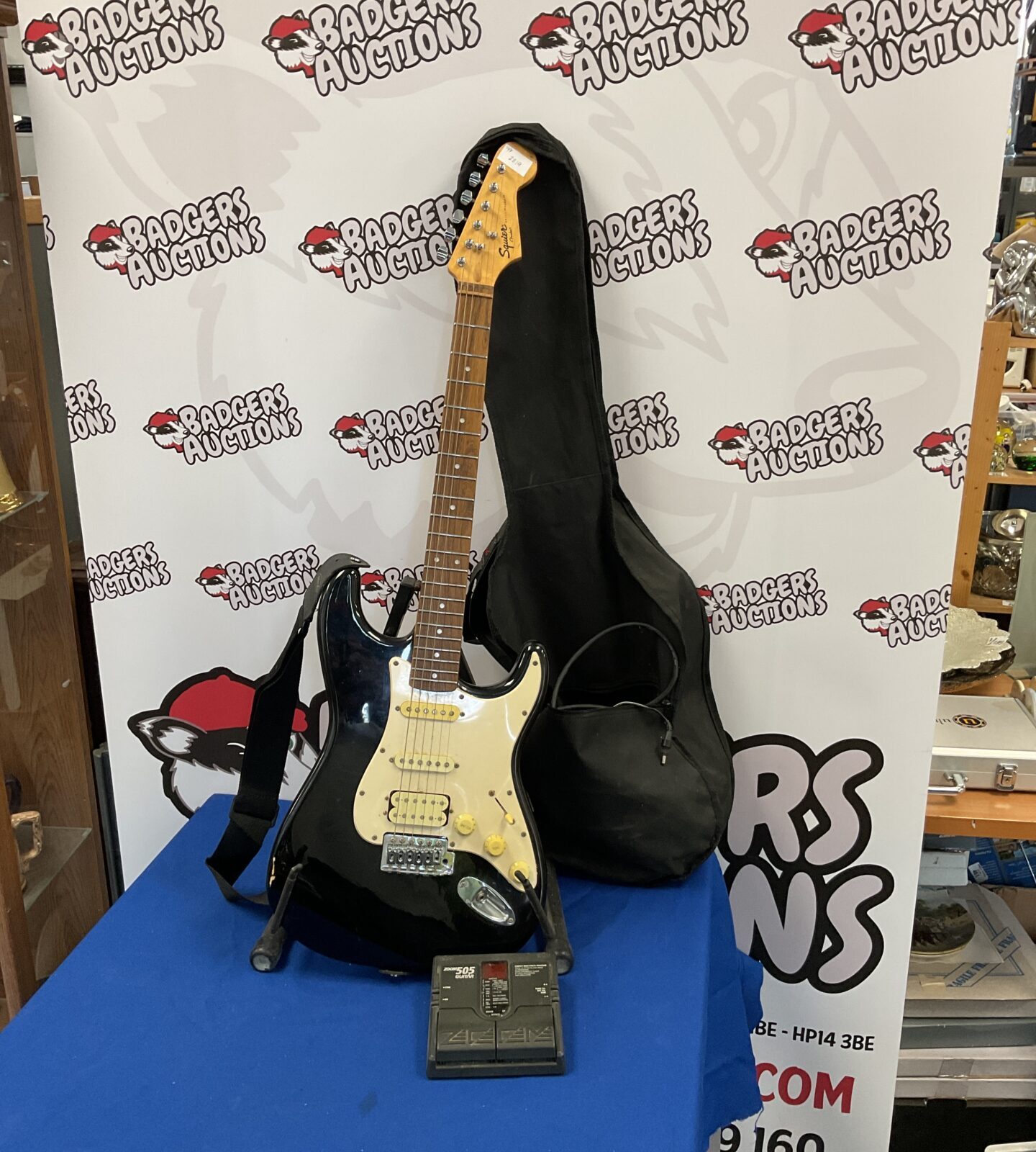 Fender squire bullet strat electric guitar with case & zoom 505 pedal
