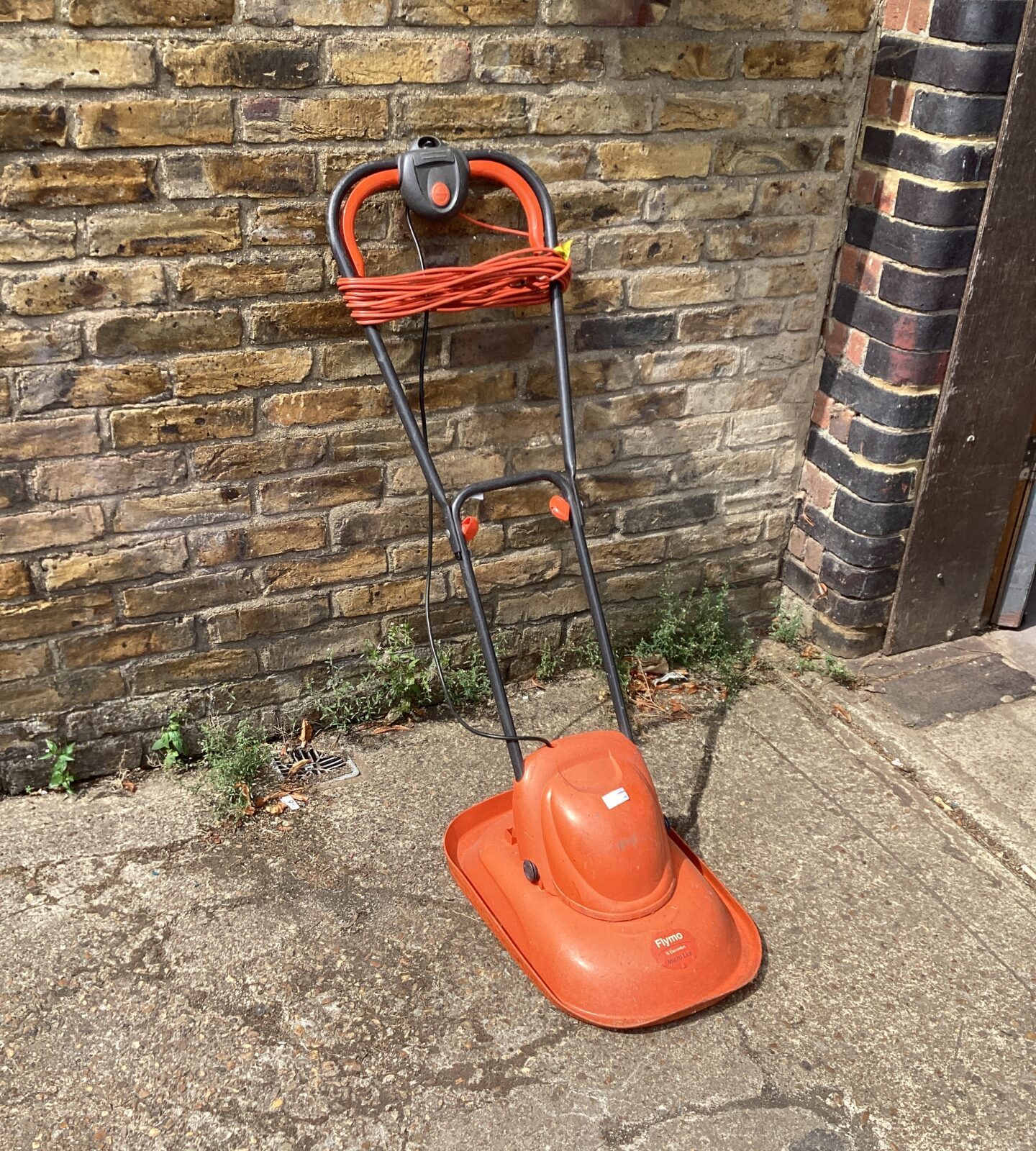 Flymo electric lawnmower sold as seen