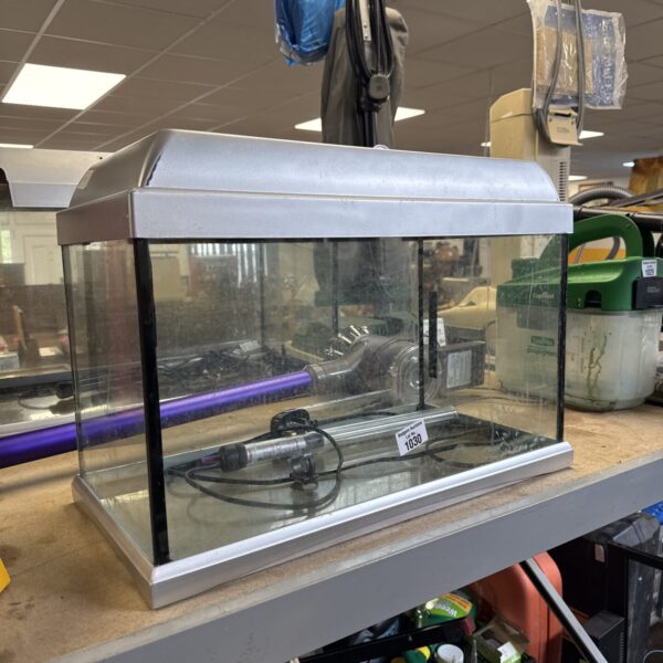 Small 50cm fish tank with heater, ideal for desktop aquariums.