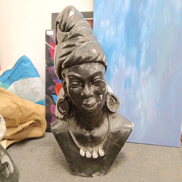 Large Zimbabwe Shana stone carved bust of a lady