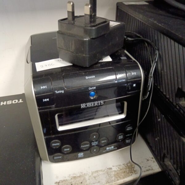 Vintage Roberts Sound 38 CD radio with power adapter.