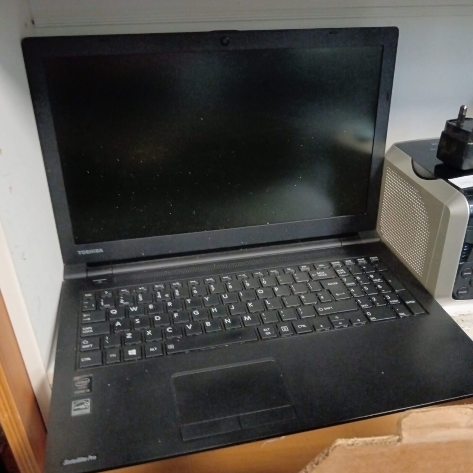 Toshiba satellite pro intel core i5 laptop untested