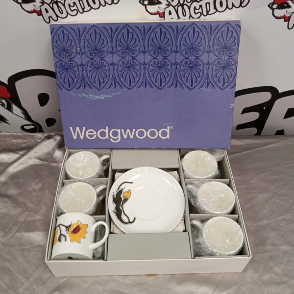 Boxed Wedgwood Susie Cooper Black Eyed Susan cups and saucers set.