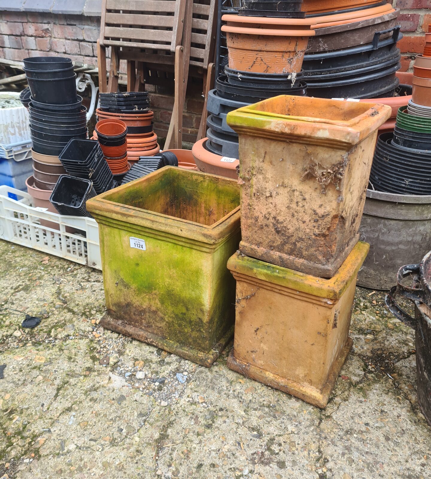 Set of square shaped terracotta planters – Badgers Auctions