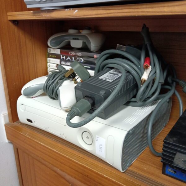 Xbox 360 console bundle with games including Halo 3.