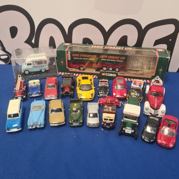 Mixed lot of diecast model cars including Corgi and Vanguard vehicles.