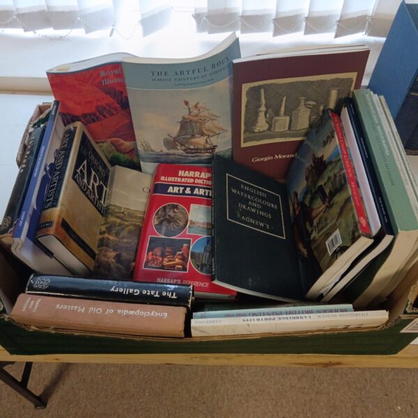 Collection of art and museum books, illustrated dictionaries and guides.