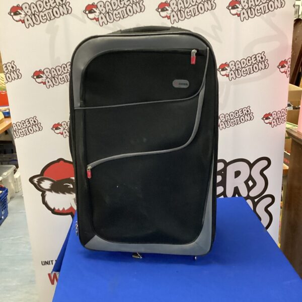 Black 5 Cities wheeled suitcase with extendable handle for travel.