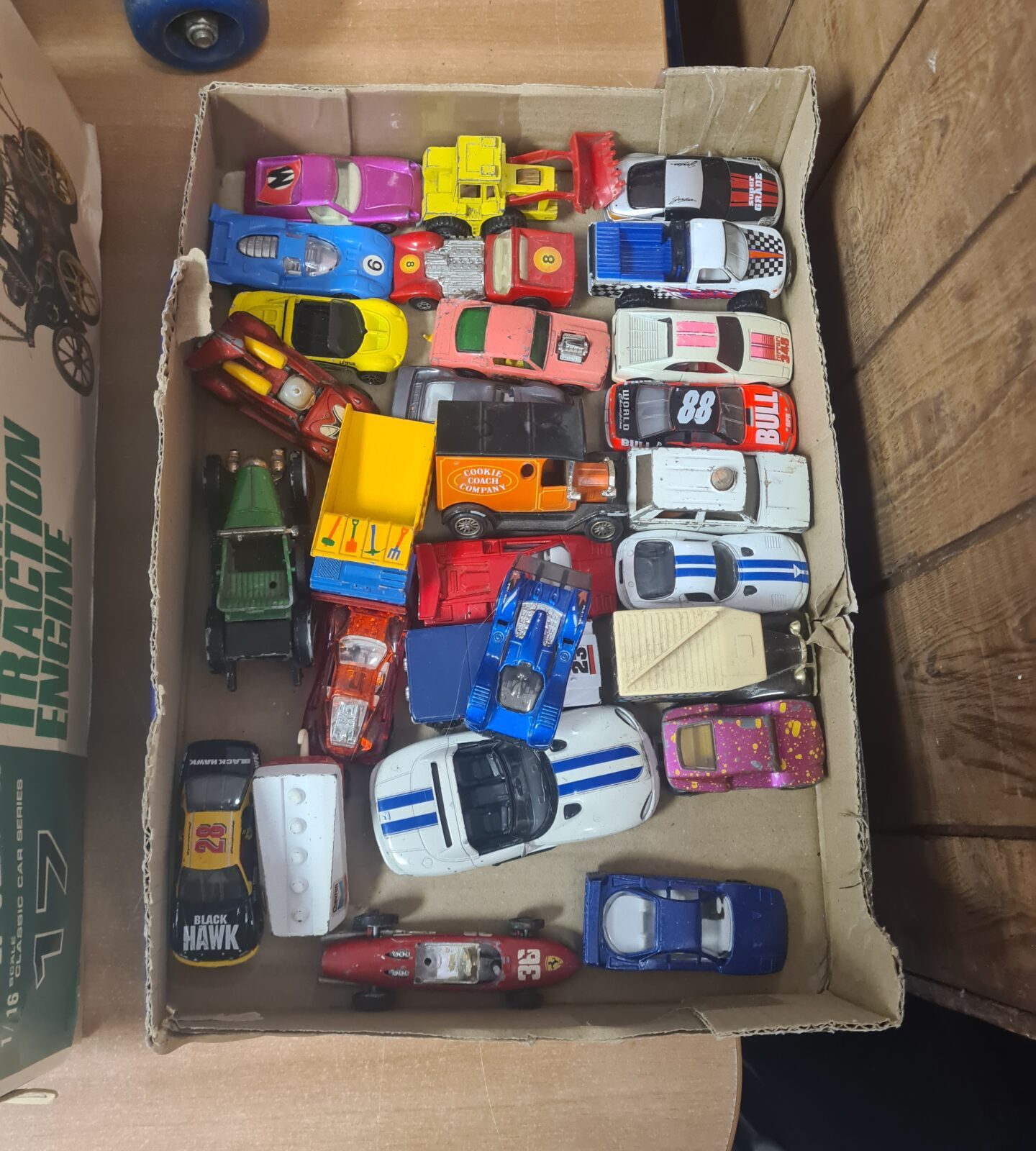 Overview of a large lot of vintage diecast model cars.