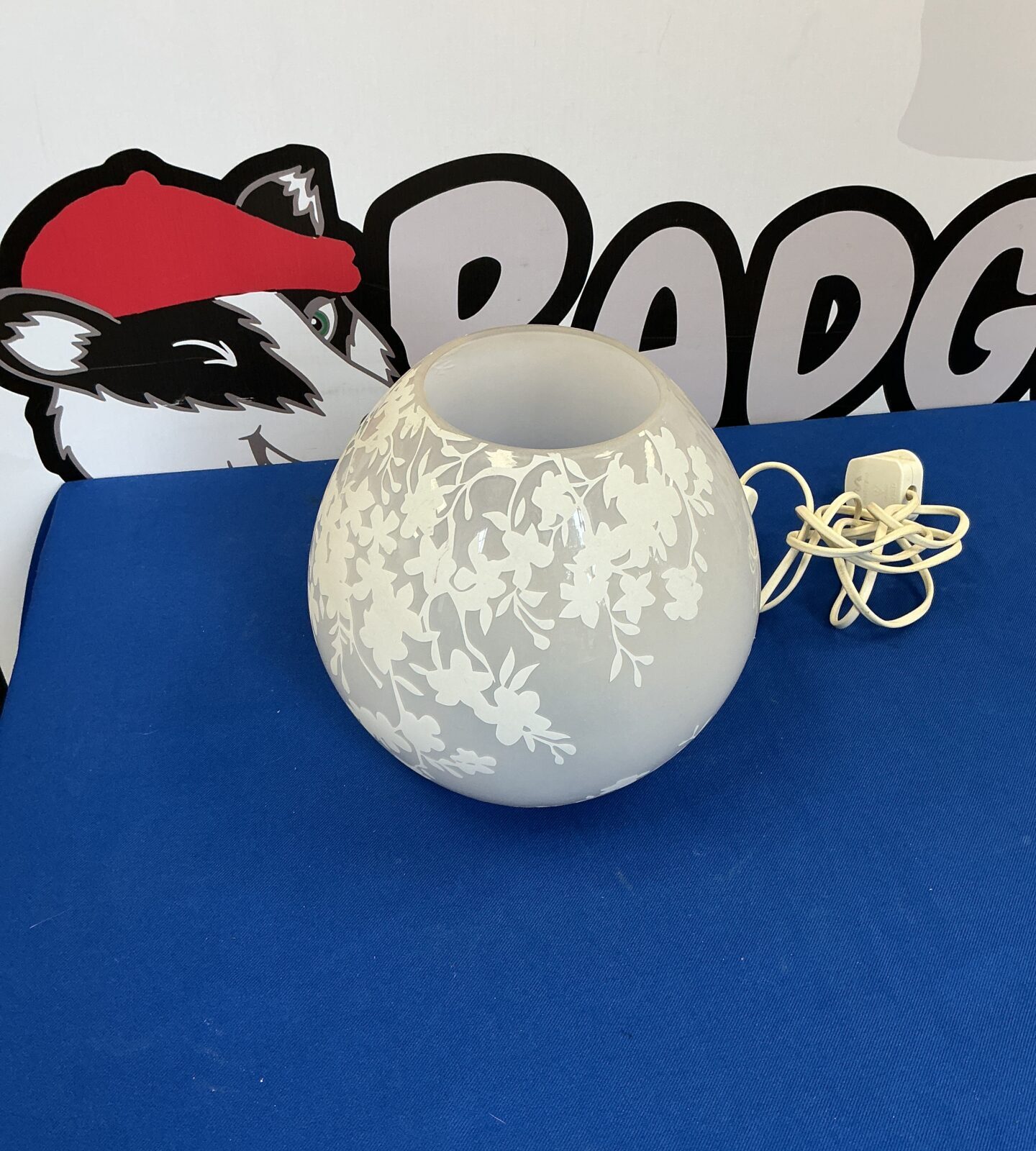 Decorative Table lamp in working order