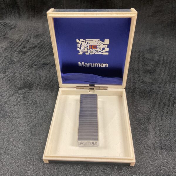 Vintage Marian lighter presented in its original wooden box.