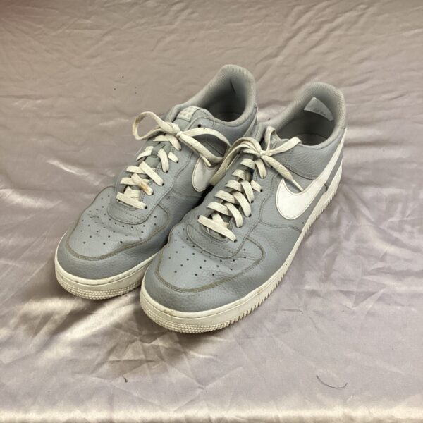 Pair of size 12 nike air air force 1 trainers