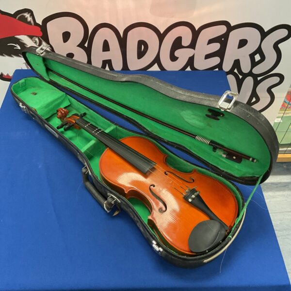Skylark brand violin in case