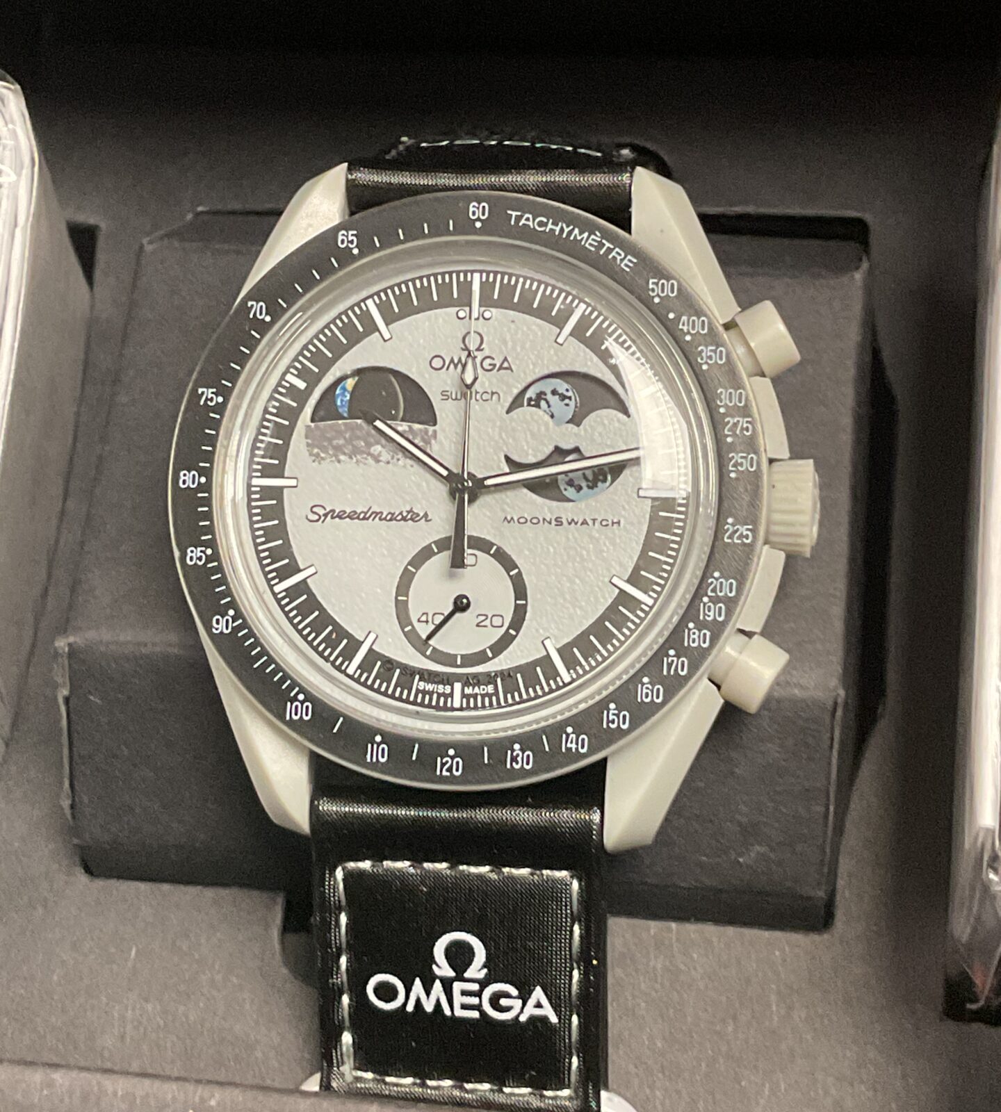 Mission to the moon  Bioceramic moonswatch collection Quartz wristwatch  in box with papers