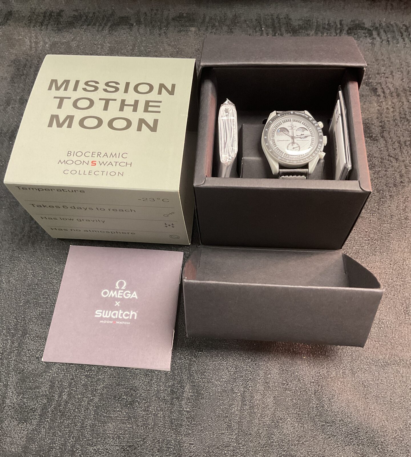 Mission to the moon  Bioceramic moonswatch collection Quartz wristwatch  in box with papers - Image 2