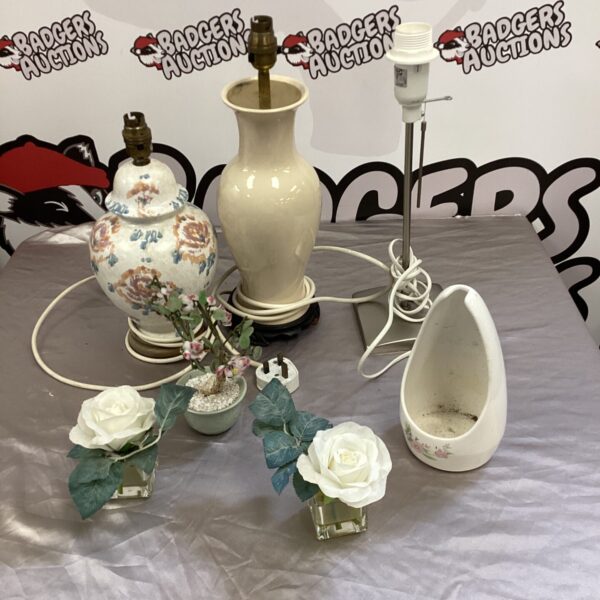box of mixed lamps & ceramic toilet brush holder
