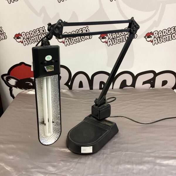 Trident model 1911 table lamp