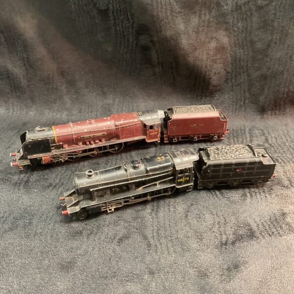 Two Hornby Dublo Engines with tenders city of London 46245 4-6-0 and Engine 48073 2-8-0