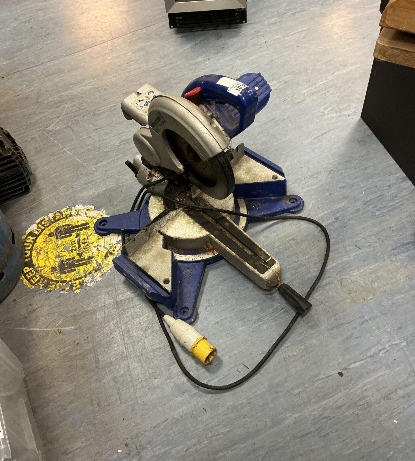 Elektra Bedkum KGS 255 mitre saw
