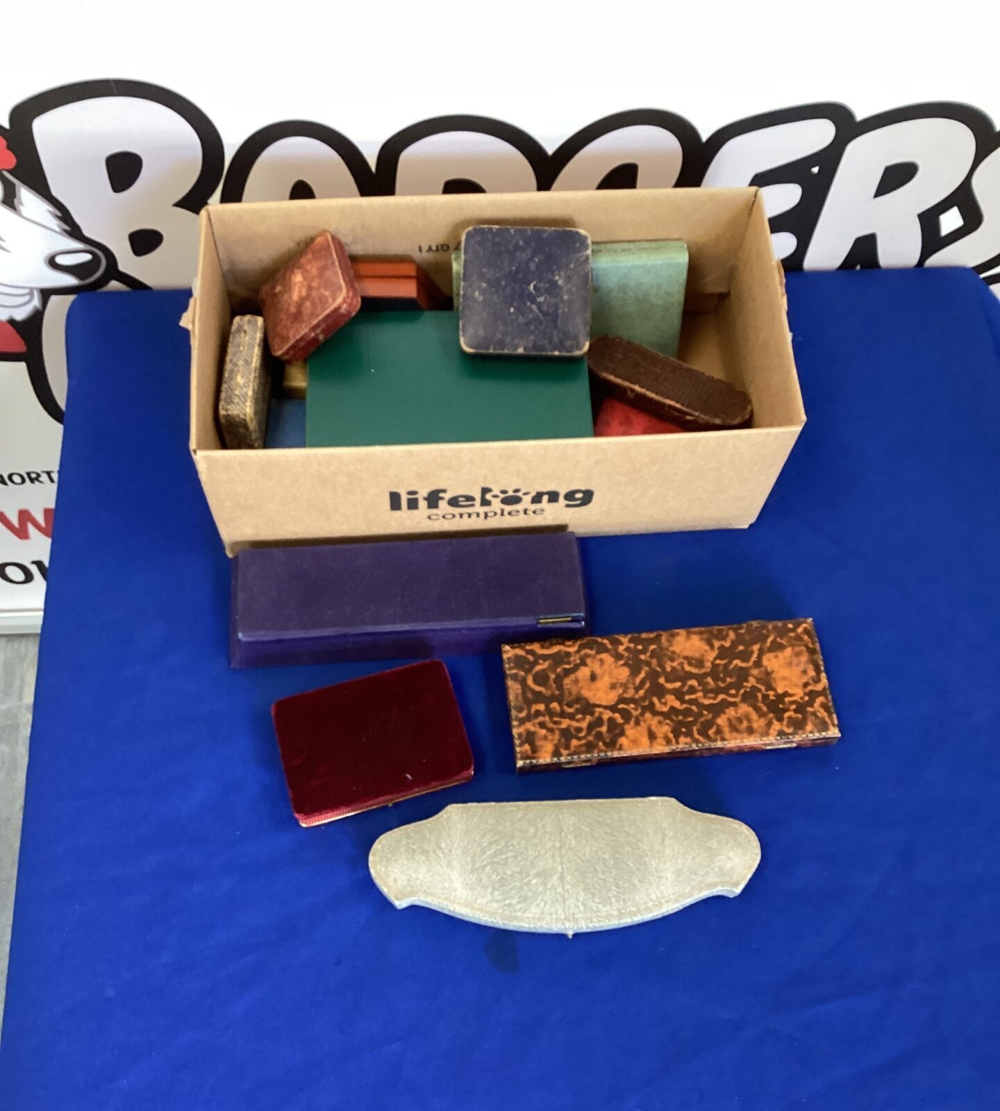 Quantity of aged jewellery boxes