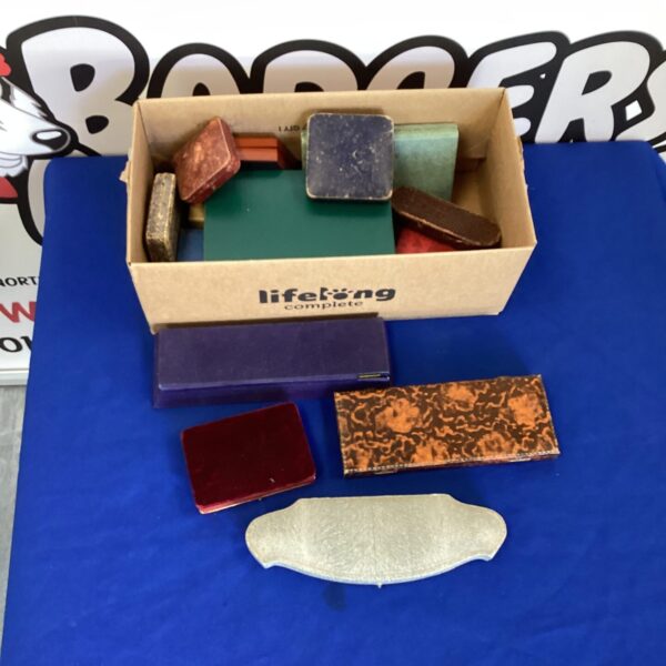 Quantity of aged jewellery boxes